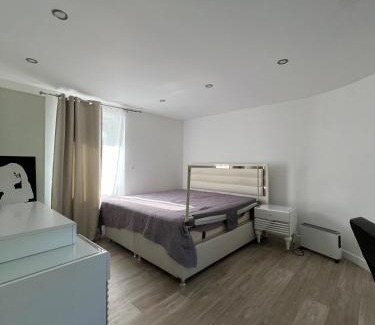 Arconsat Maison | Comfortable house
