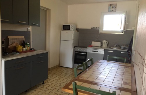 Aspremont Maison | Comfortable house with garden and barn. Suitable for families. Sleeps 6.