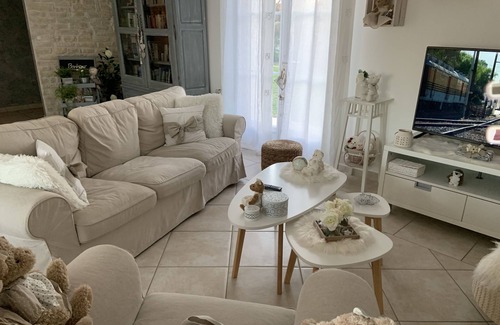 Thaims Maison | MAISON tout confort avec piscine privée et grand jardin paysagé