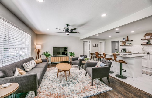 Dallas Maison | Comfortable, Inspiring & Renovated Family Home
