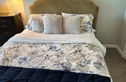 Cherry Hill Appartement | Comfortable light filled staynn
