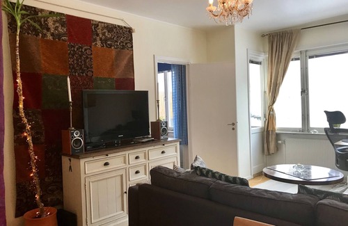 Ostermalm Appartement | Emplacement confortable avec balcon donnant sur le parc!
