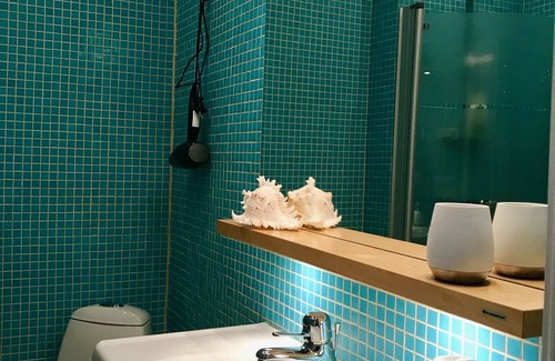 Ostermalm Appartement | Emplacement confortable avec balcon donnant sur le parc!