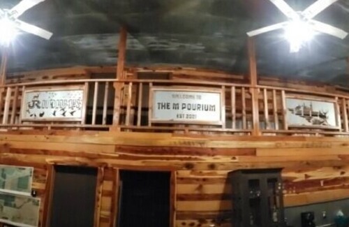 Belle Prairie City Cabine | Comfortable lodging with full bar. Kids stay free!