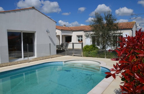 Verines Maison | SUITE PARENTALE CONFORTABLE DANS UNE MAISON