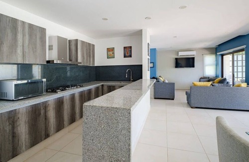 Boulevard Barra Vieja Appartement | Comfortable House -Private Pool - Private Beach