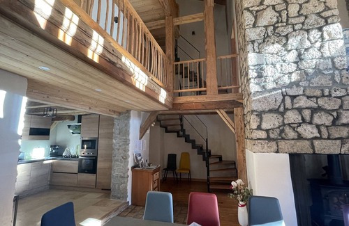 Taninges Lit Et Petit-Déjeuner | Chalet confortable hors réseau haute montagne - SPA.