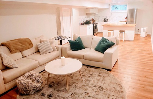 Elora Appartement | Comfortable one-bedroom apartment in Elora! Minutes to downtown & Gorge park!