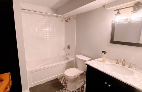 Elora Appartement | Comfortable one-bedroom apartment in Elora! Minutes to downtown & Gorge park!