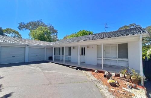 Baulkham Hills Maison | Comfortable Queen Room in Baulkham Hills - BH2