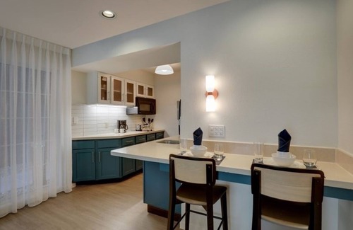 Sunnyvale Station Balnéaire | Pets are Allowed HERE! Free Breakfast, Private Parking, Swimming Pool!