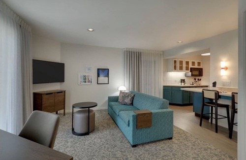 Sunnyvale Station Balnéaire | Pets are Allowed HERE! Free Breakfast, Private Parking, Swimming Pool!