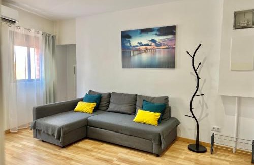 Badalona Appartement | Comfortable renovated flat, WiFi!