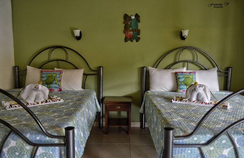 Tarcoles Hôtel | Chambre confortable avec 2 lits et air conditionné à Jacó Bech, Costa Rica