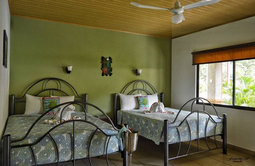 Tarcoles Hôtel | Chambre confortable avec 2 lits et air conditionné à Jacó Bech, Costa Rica