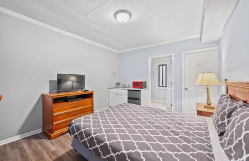 Riverview Appartement | Comfortable Room with Bath in Brownstown