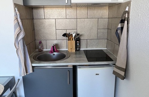 Balaruc-les-Bains Appartement | Studio tout confort, idéalement placé avec parking, pour curistes.