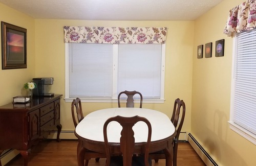 Newburyport Maison | Comfortable spacious house, easy access to all
