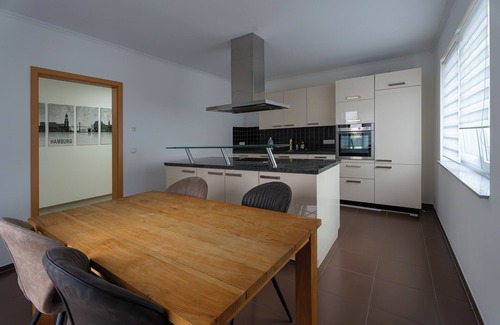 Glinde Appartement | Comfortable, spacious family apartment with large balcony.