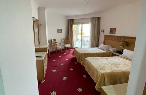 Al Haram Maison | Comfortable stay with amazing view of the great pyramids of Giza. with breakfast