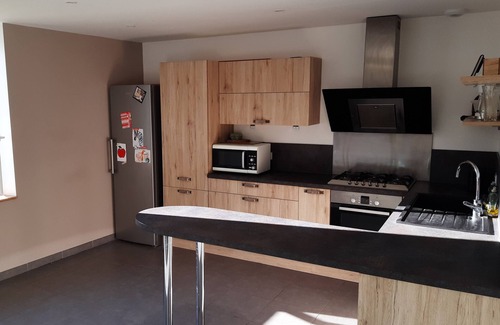 Ceignes Maison | Maison en pierre tout confort 180m2 à la campagne entre lacs et montagnes