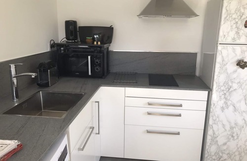 Sanary-sur-Mer Appartement | New studio for 2 people in the garden