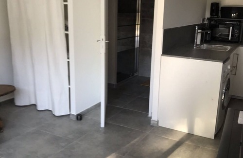 Sanary-sur-Mer Appartement | New studio for 2 people in the garden