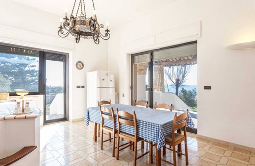 Torre Suda Appartement | Comfortable studio in villa with sea view, in Torre Suda.