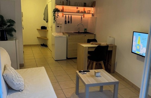 Pasteur Appartement | Studio Confortable, vue dégagée