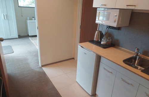 Unsworth Heights Maison | Comfortable unit 30 mins from City, near bus stops.