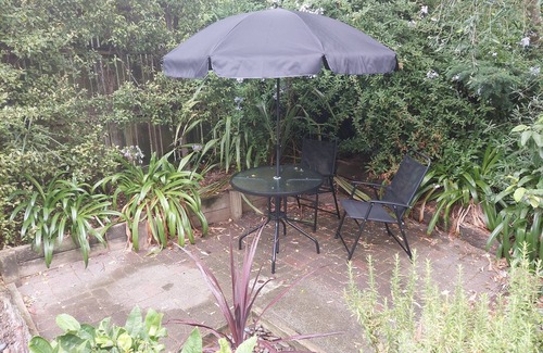 Unsworth Heights Maison | Comfortable unit 30 mins from City, near bus stops.