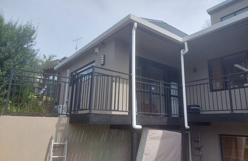 Unsworth Heights Maison | Comfortable unit 30 mins from City, near bus stops.