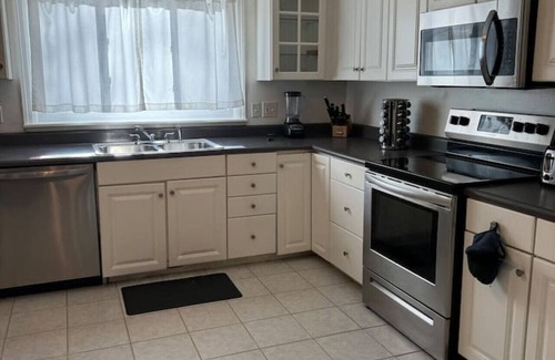 Newtonville Maison | Comfortable unique space