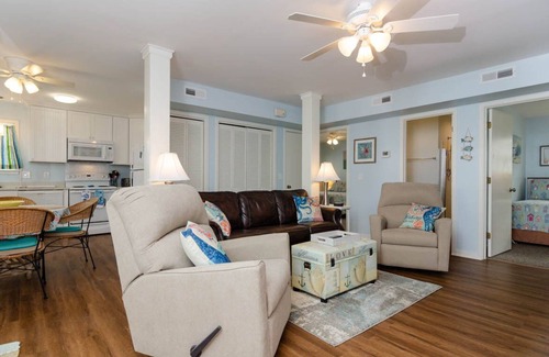 South End Maison | Son avant 2 chambres à coucher, 2 salles de bain en duplex!