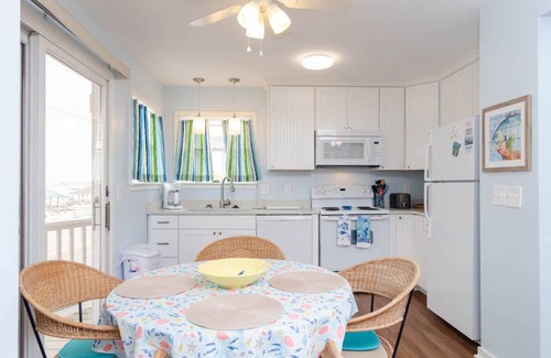 South End Maison | Son avant 2 chambres à coucher, 2 salles de bain en duplex!