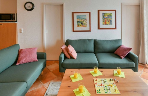 Neuensien Appartement | Comfortable vacation apartment with lake view and conservatory in the Seedorf vacation park
