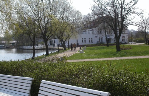 Krakow am See Maison | Confortable maison avec sauna et jacuzzi en bord de lac