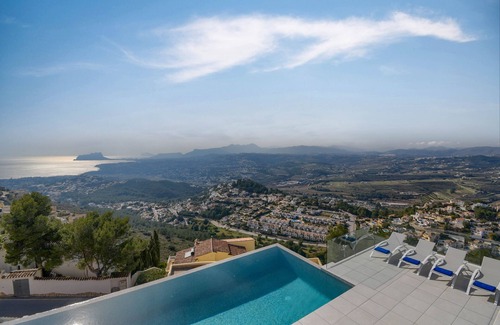 Cumbre del Sol Villa | Villa comfortable à Benitachell, Costa Blanca, Espagne avec piscine chauffée pour 8 personnes