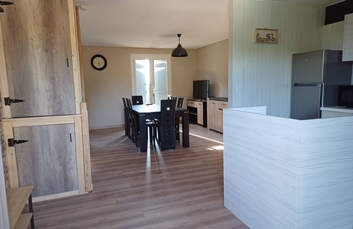 Foissiat Villa | Villa tout confort avec piscine à la campagne