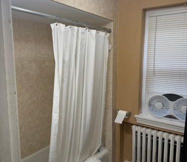 Bryn Mawr Appartement | Comfy 1 Br Hide Away Apt W Garage Parking