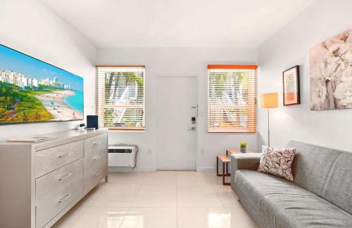 West Avenue Appartement | Comfy 1BR in Miami Beach's Heart w BBQ zone
