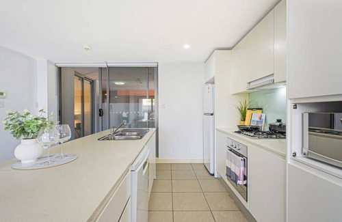 Parramatta Appartement | Comfy 2BR in Parramatta central with free parking