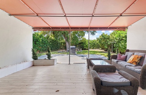 Coral Terrace Appartement | Comfy 3-bed Apt, Private Entry, Mins to Downtown