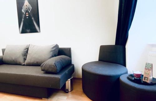 Thurygrund Appartement | Comfy 3BR Apt for Groups, 10-Min to Währinger Park