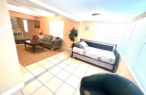 Delray Beach Maison | Comfy 3br Home in Downtown Delray - 6min to Beach