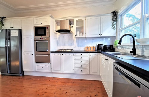 Miranda Maison | Comfy 4 bedrooms house-2 mins to Miranda Shopping Centre