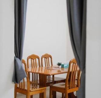 Asam Kumbang Maison | Comfy 4BR Terrace House Homestay with Netflix and Games