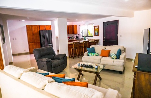Uvita Maison | Comfy and Convenient Home Minutes from Beach National Park