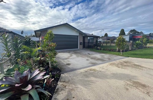 Waitara Maison | Comfy and Convenient Modern Waitara Home