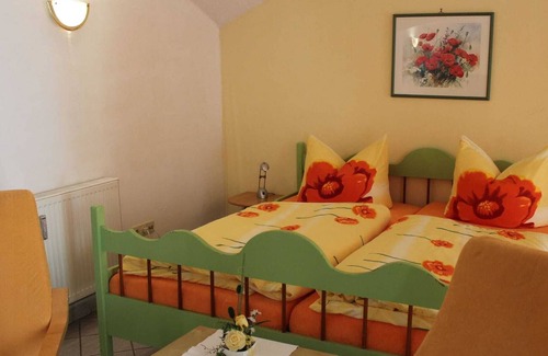 Weißig Appartement | Comfy Apartment in Weißig with Garden